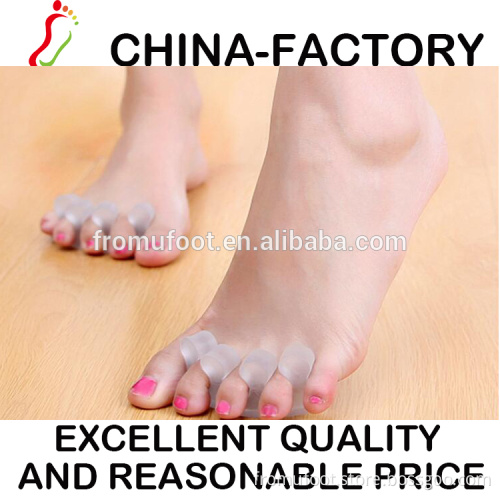 ZRWA04 2017 Silicone Gel toe separator Bunion corrector Toe protector valgus pro pedicure nail polish hot sale foot pad